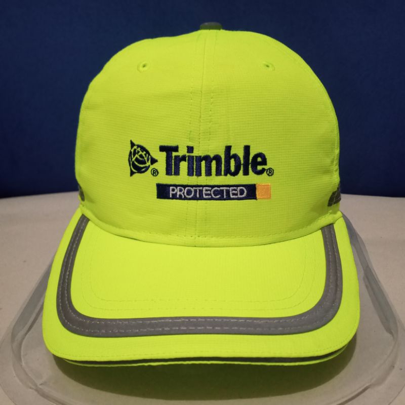 Topi Trimble hijau stabilo