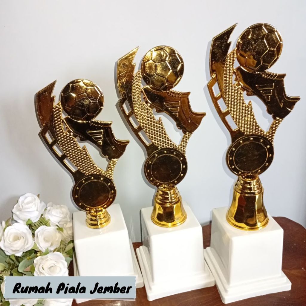 Piala Sepakbola 1 Set Tatakan Putih Tinggi 30-35 cm