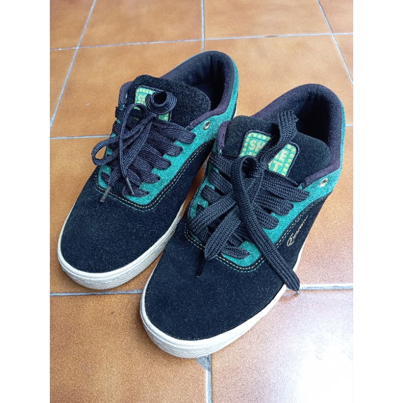 Sepatu Skateboard / Sepatu Skate / Sepatu Gemuk / Sepatu Slim / Skate Shoes - Emerica X Shake Junt