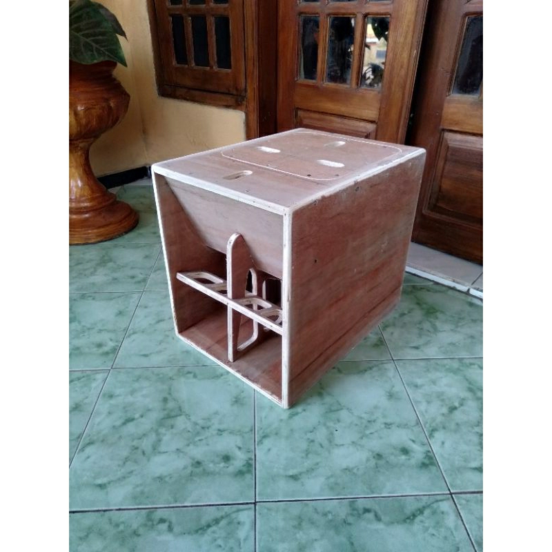 Box Speaker CLA 12 Inch Single (Semi Meranti)