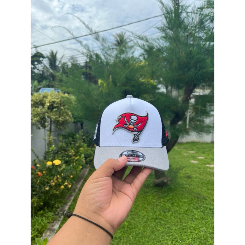 TOPI PRIA TOPI BASEBALL TRUKER JARING BORDIR MERAH TENGKORAK WARNA KOMBINASI HITAM ABU PUTIH