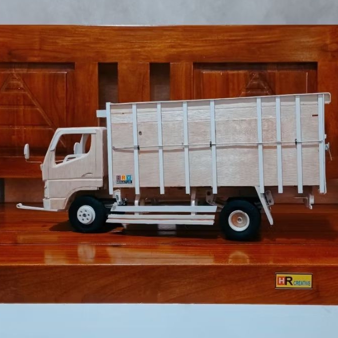Miniatur truk Canter Herex mentahan skala 12 produk terbaru. Miniatur truk oleng