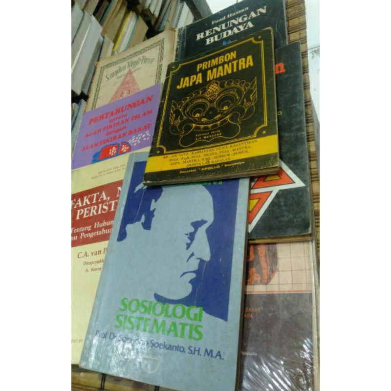 buku sejarah filsafat budaya. buku langka. buku wayang . seni wayang