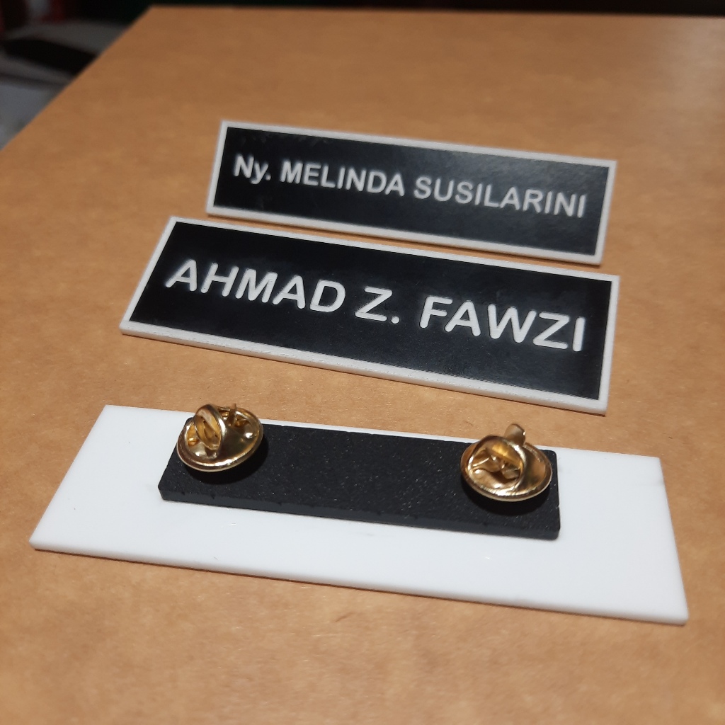 

[NARARYA ID] Name Tag Akrilik Grafir | 1 Baris - Kancing Kupu-Kupu | Papan Nama Dada PDH Ukir Gravir