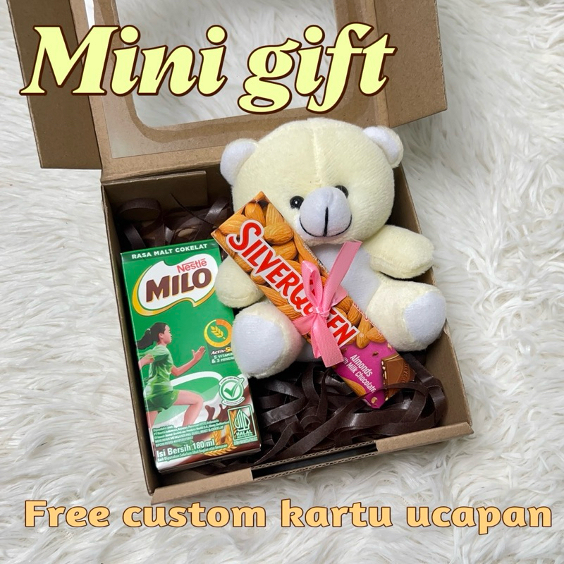 

MINI GIFTBOX BEAR COKLAT GRADUATION HAMPERS RAMADHAN LEBARAN KADO BONEKA KADO COKLAT HAMPERS SNACK MINI GIFT