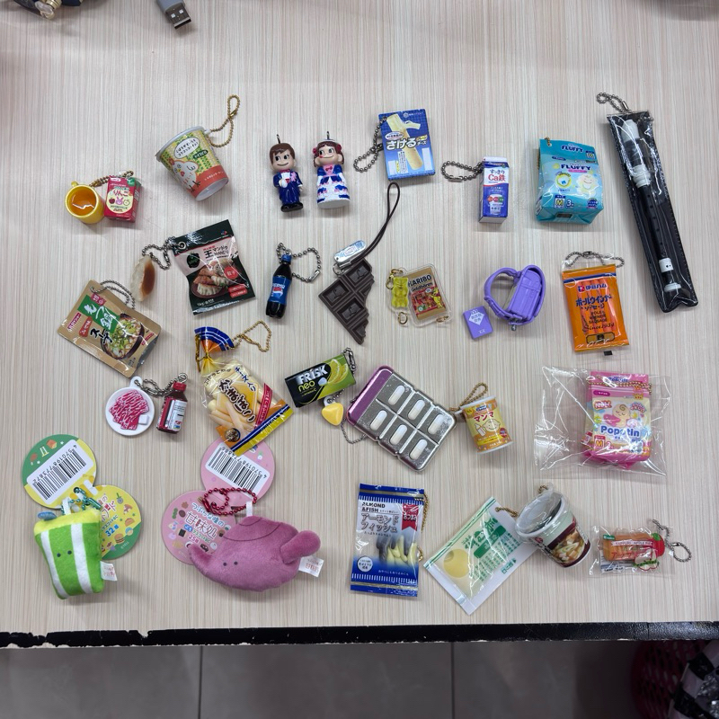 Trinkets Gacha Gachapon Keychain Mainan