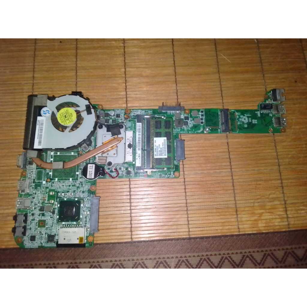 Motherboard Mainboard Toshiba C800 + Processor Intel Celeron CPU 847