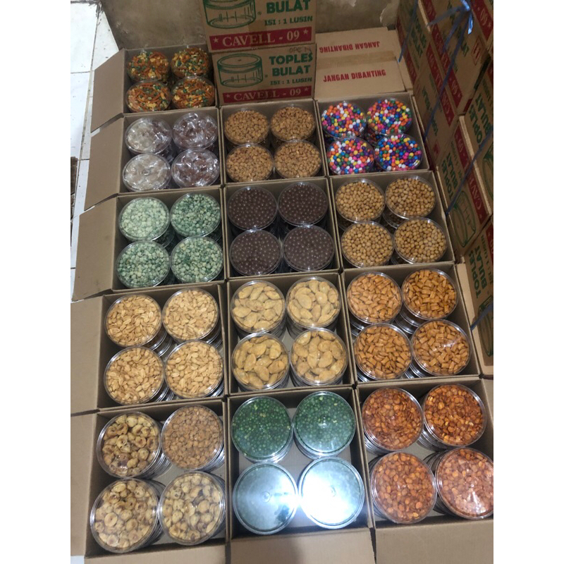 

Kue lebaran kacang bawang kacang open pang pang dll harga per pcs