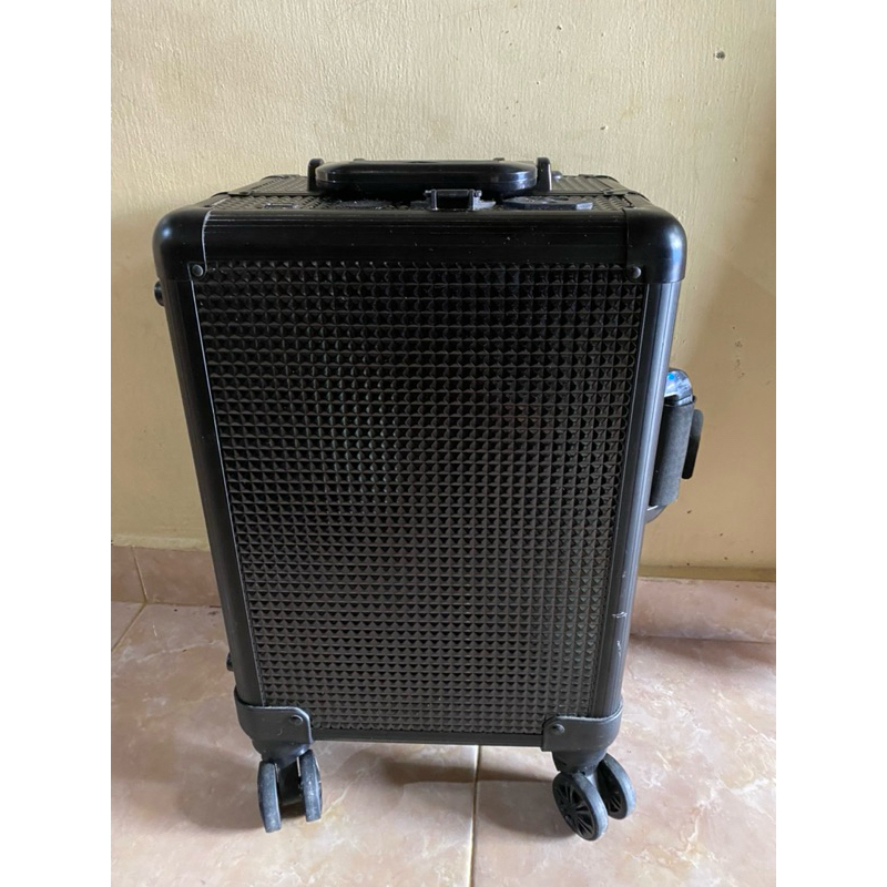 Preloved Koper Makeup Eveline XS (Cabin size)