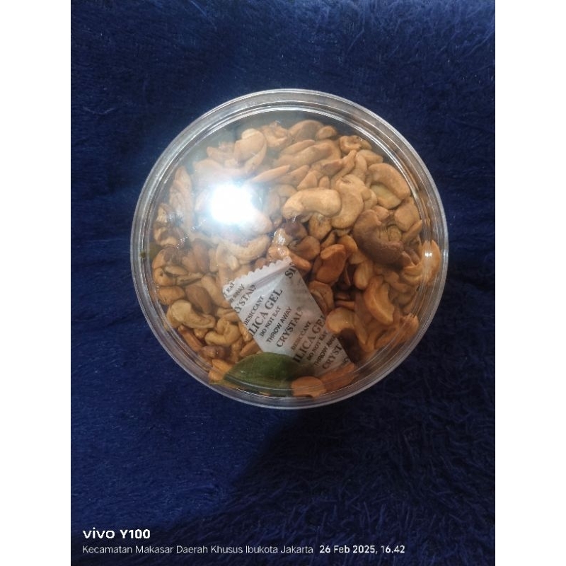 

Kacang Mede toples