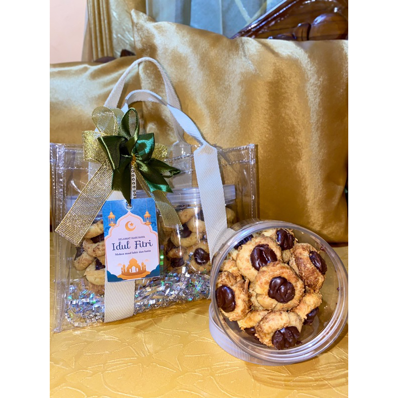 

HAMPERS LEBARAN KUE KERING THUMBPRINT COOKIES TERMURAH FULL GULA TROPICANA SLIM | THUMBRINT COOKIES COKLAT HAMPERS LEBARAN TERMURAH | HAMPERS KUE KERING | KUE KERING MURAH MERIAH | KUE KERING TROPICANA SLIM