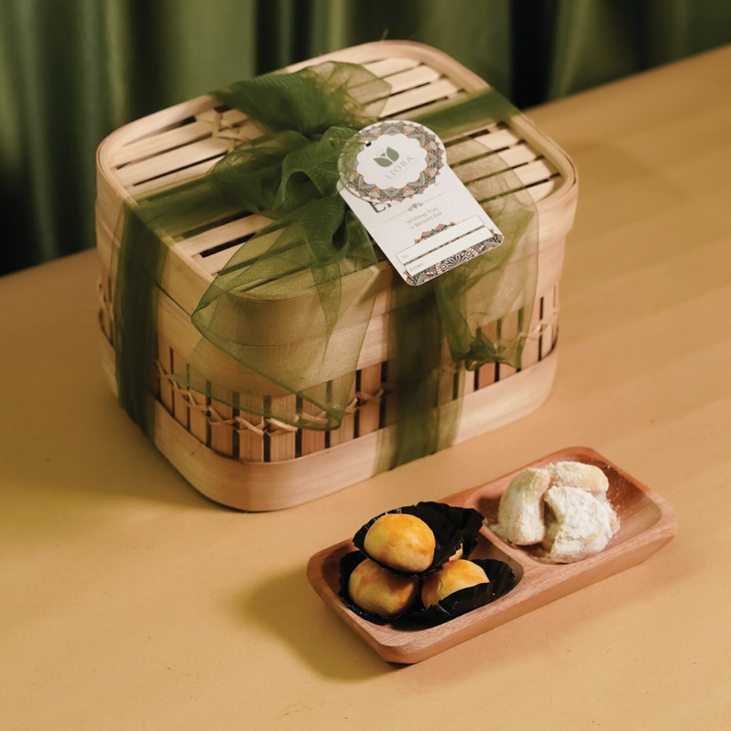 

Liora Hampers - Nayyara Package Kastengel, Putri Salju & Tasbih / Hampers Kue Lebaran Idul Fitri / Hampers Lebaran Idul Fitri Premium / Hampers Lebaran Idul Fitri Unik / Parcel Lebaran Idul Fitri Kue/ Box Hampers Lebaran