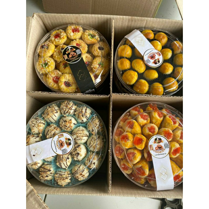 

(Box Karton/12 Toples) Kue Lebaran Kualitas Rasa Premium Isi 12 Toples/Kue Lebaran Premium 12 Toples/Kue Lebaran Premium Enak Murah By Yolanda Cookies