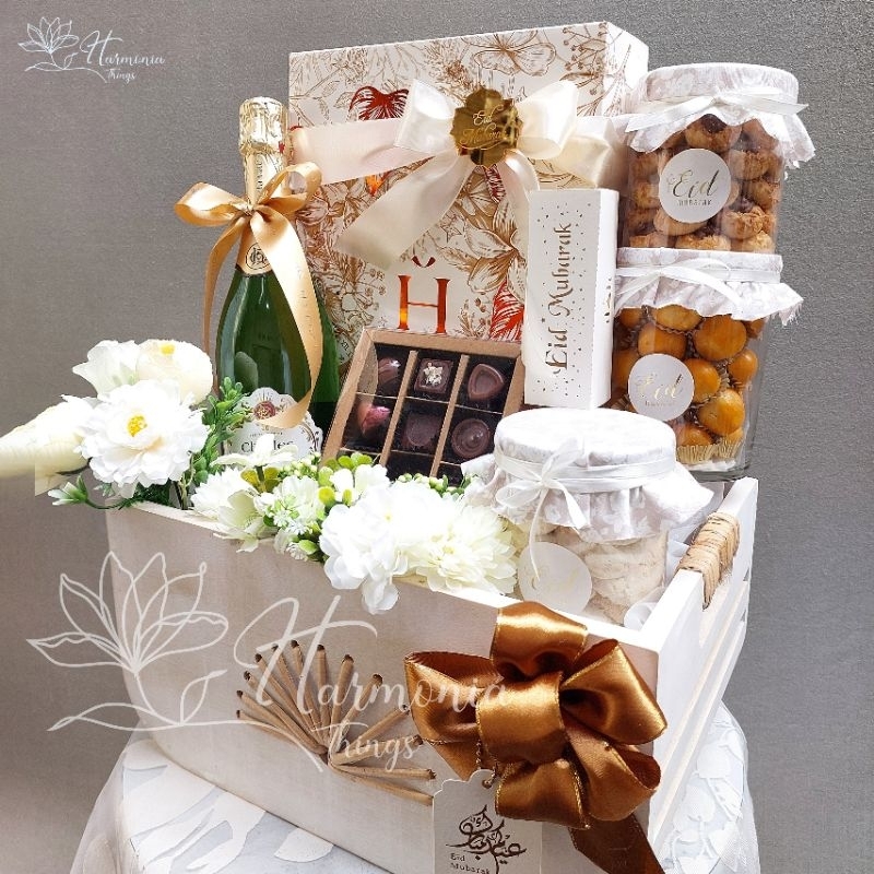 

Parsel Lebaran Hampers Premium ~ Farashi by Harmonia Things