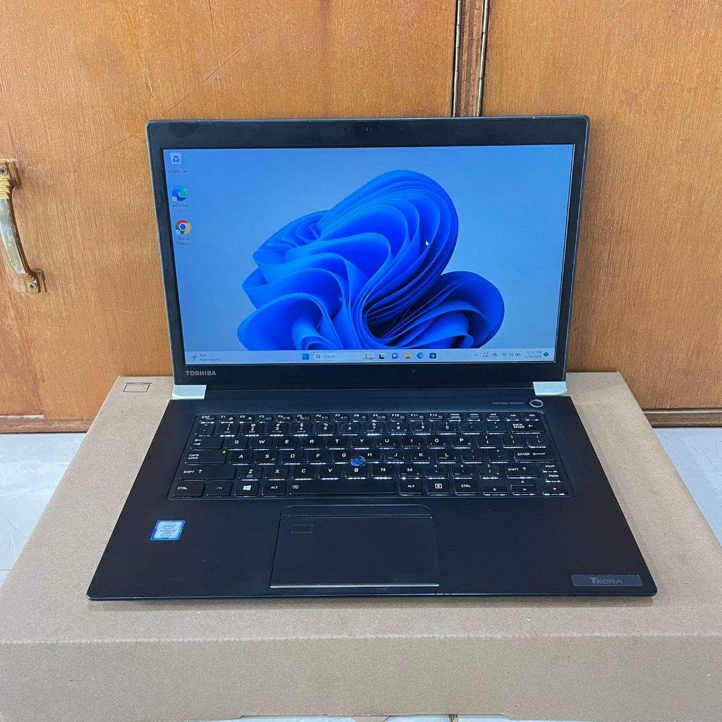 Laptop Toshiba Tecra X40-E, i5-7300U, Ram 8Gb/128Gb, #Backlight, #IPS, Lengkap, Black