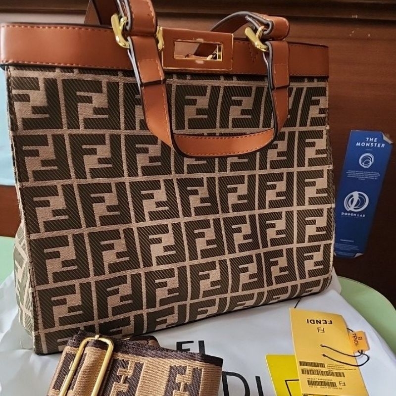 [preloved] FENDI PEEKABOO