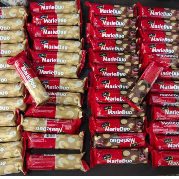 

Regal Marie Duo Krim Cokelat Kacang 100gr - 1 Dus isi 48 Roll (KARTONAN)