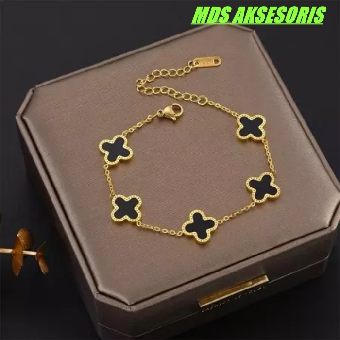 Gelang tangan rantai titanium bunga clover hitam Besar Terbaru - Gelang Titanium Wanita Viral Bisa C