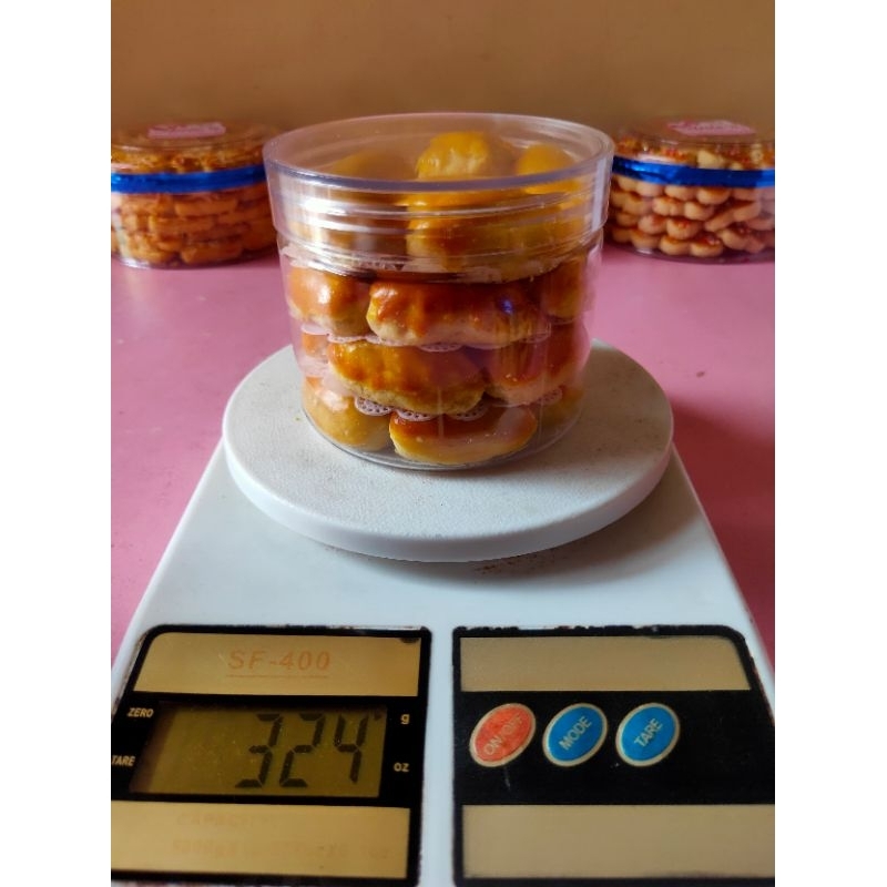 

kue kering kacang nastar sultan putri salju lidah kucing semprit