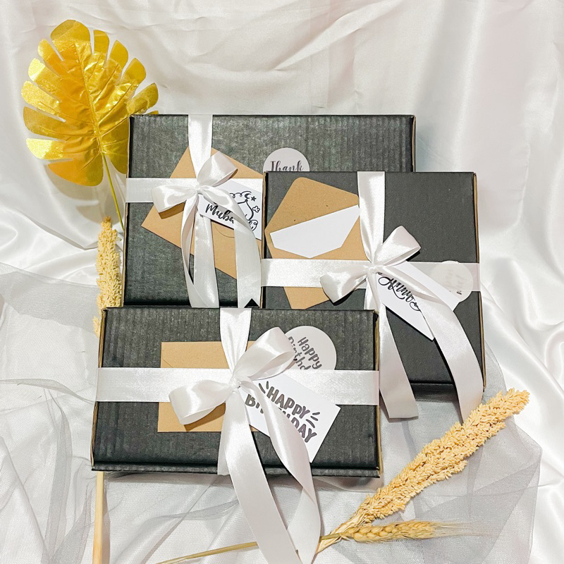 

Paket E Packaging Hampers Olshop | BOX HAMPERS | Gift Box | Hampers Box | Kotak Kado | Dus Kado