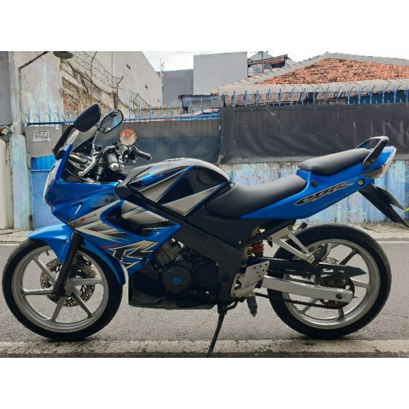 honda cbr old 150 biru 2006 orisinil