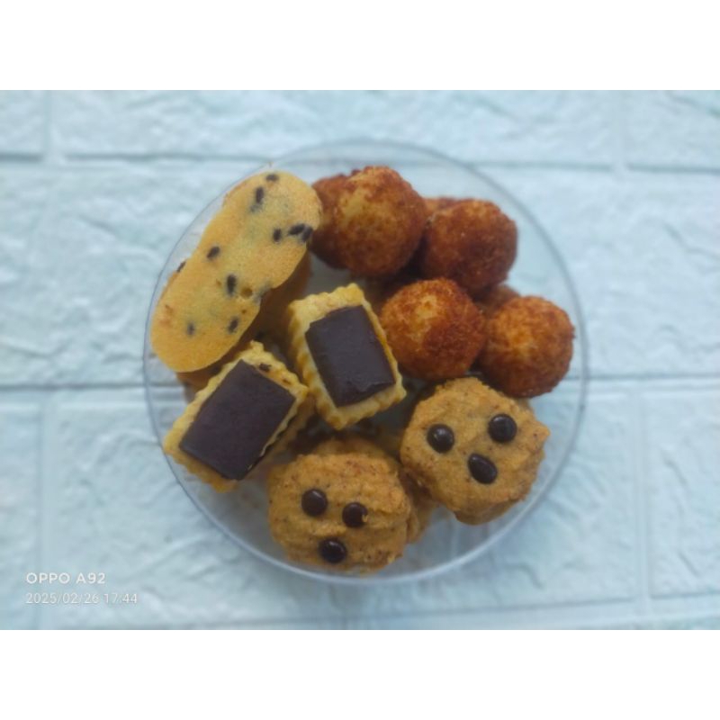 

KUE LEBARAN CAMPUR MIX SUDAH HALAL & PIRT