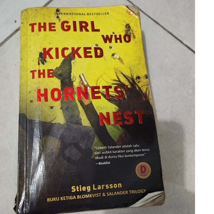Buku bacaan The Girl Who Kicked The Hornets Nest