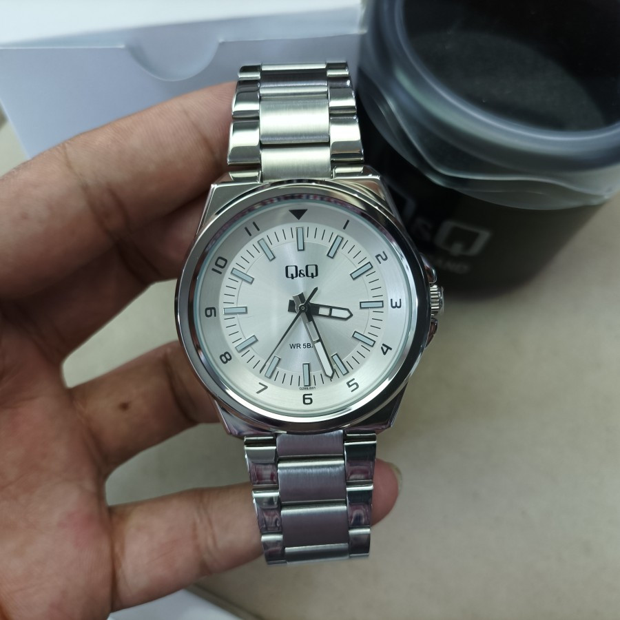 Jam Tangan Q&Q QZ68J201Y Men's Fashion 4.2 cm Stainless Steel