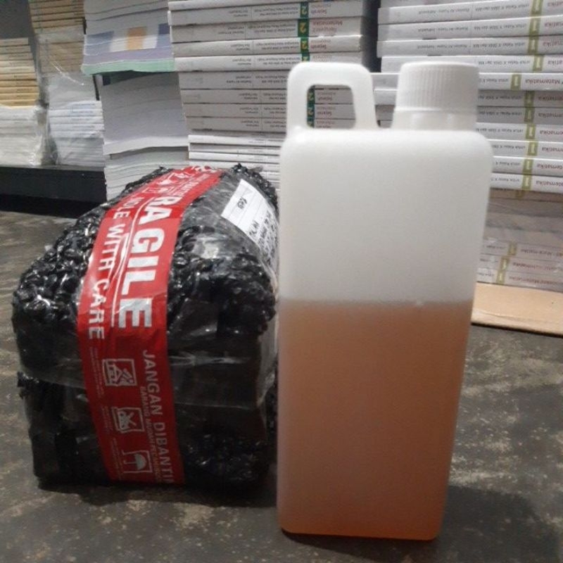 

Madu murni kaki Gunung Bromo Probolinggo, berat 1 kilo