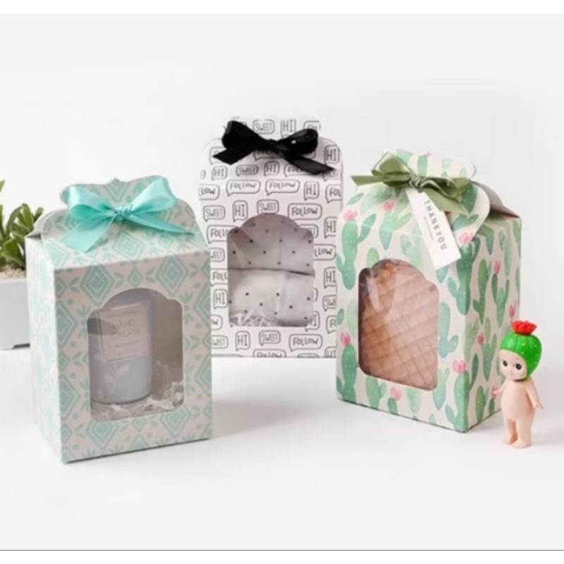

Satuan- Box kado mini gift souvenir mug permen ultah Lebaran Idul Fitri Ramadhan/ Box kado jendela mika box packaging gift souvenir mug parfum motif