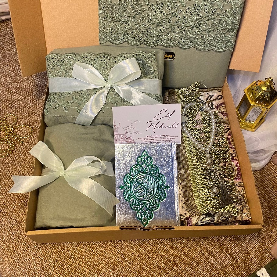 Paket Lengkap B / Hampers Mukena Sajadah Tasbih Quran Seserahan 1 Set Gift Box Hadiah kado cewe Ulan