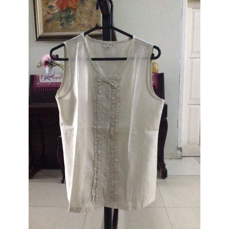 Preloved Blouse Korea Putih Tanpa Lengan