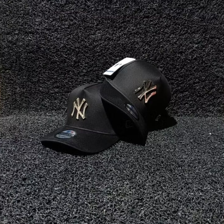 Topi Baseball NY Yankees Metal Badge / Plat Besi Silver Pria Wanita / Premium