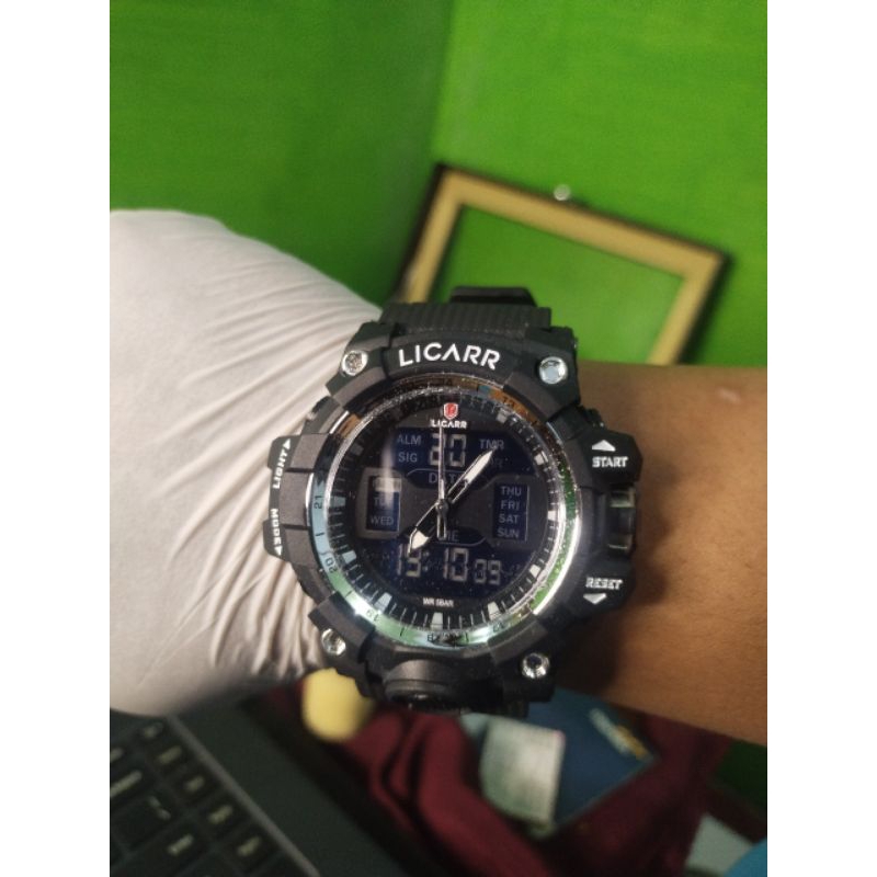 Jam Tangan LICARR 9536