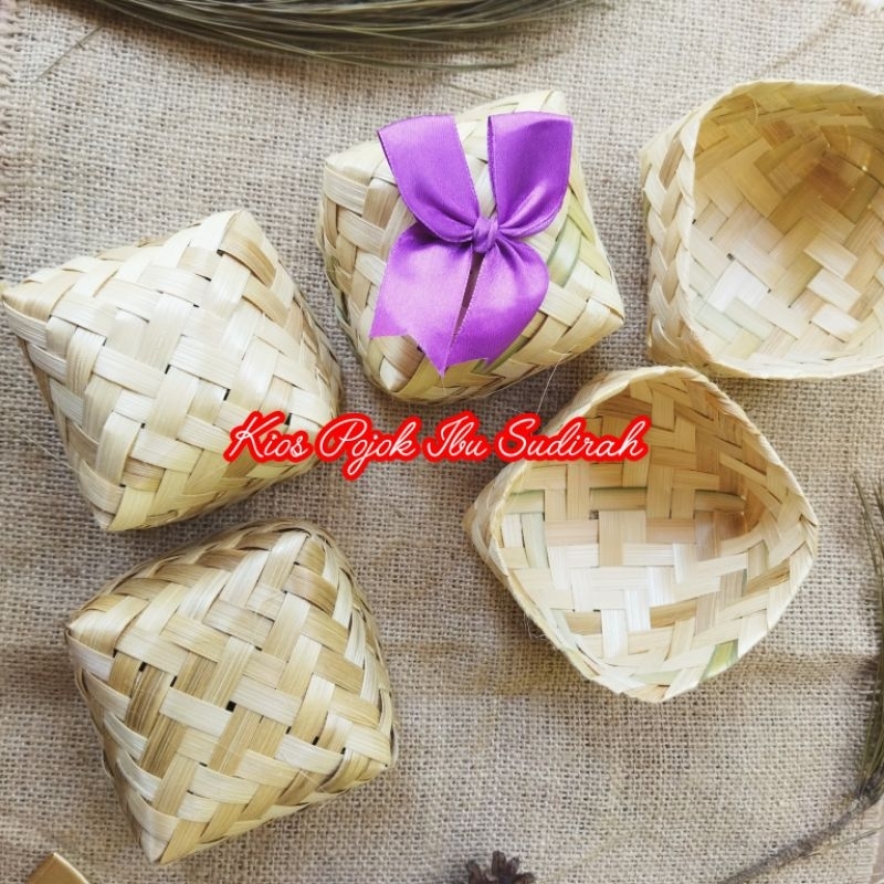 

Besek Bambu Mini 8x8 100pcs / 50 pasang