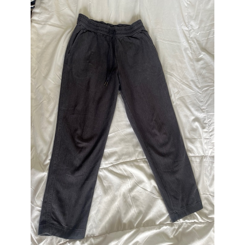 PRELOVED UNIQLO Jogger hitam wanita