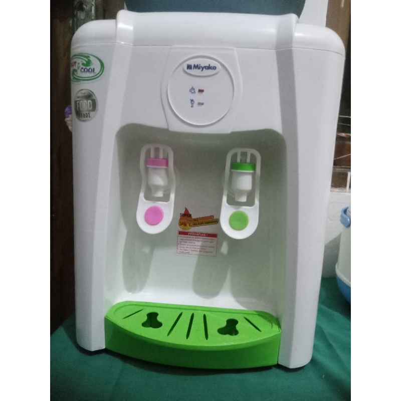 Preloved Dispenser Miyako Hot and Cool