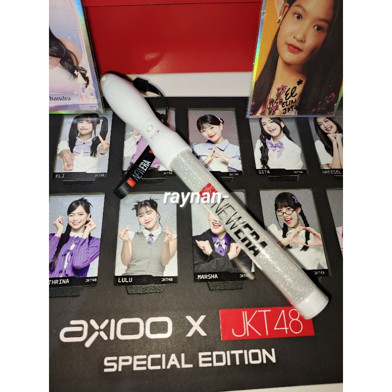 Lightstick dan Gelang Konser JKT48.