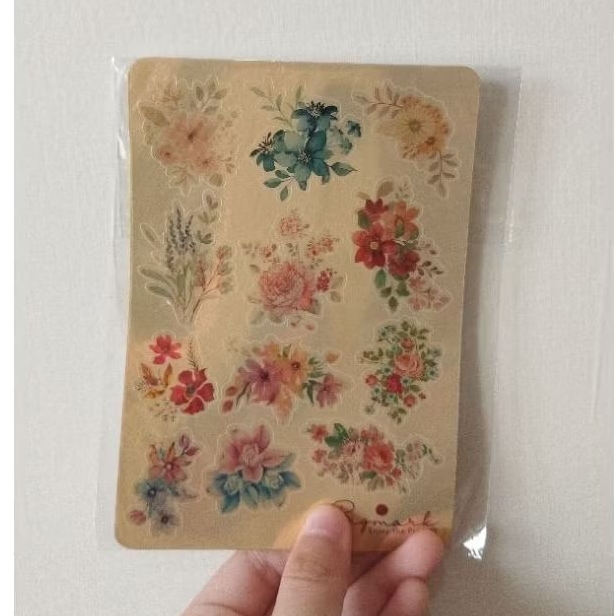 

Sticker Floral varian D warna emas
