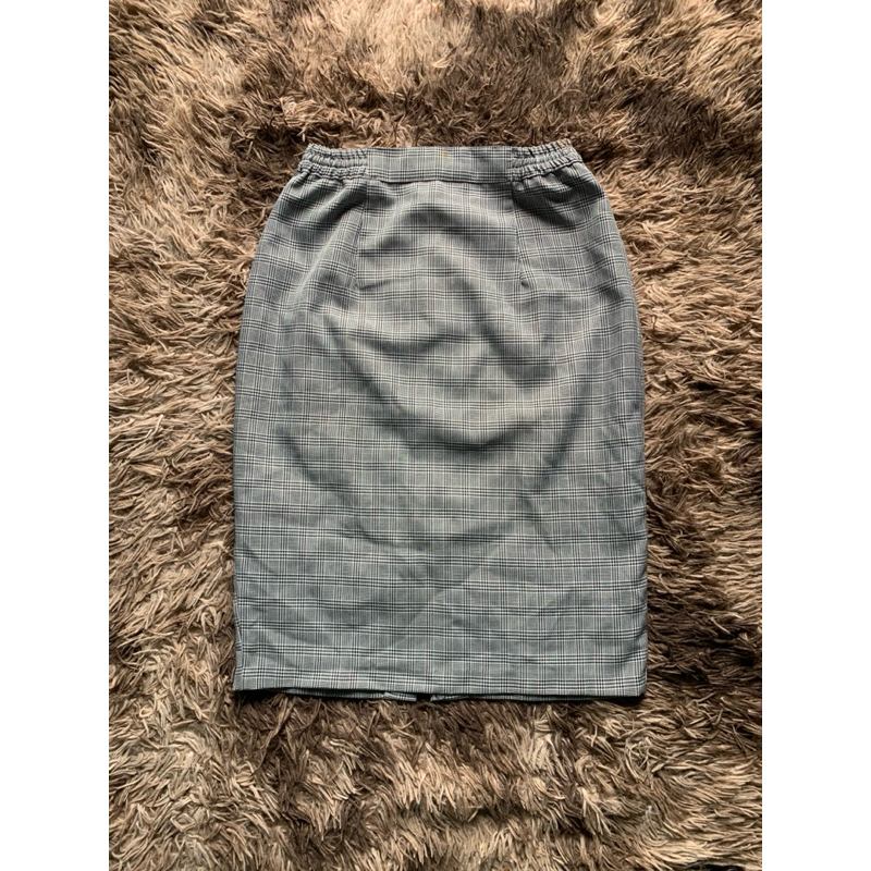 Rok Kerja Pendek Hitam Putih