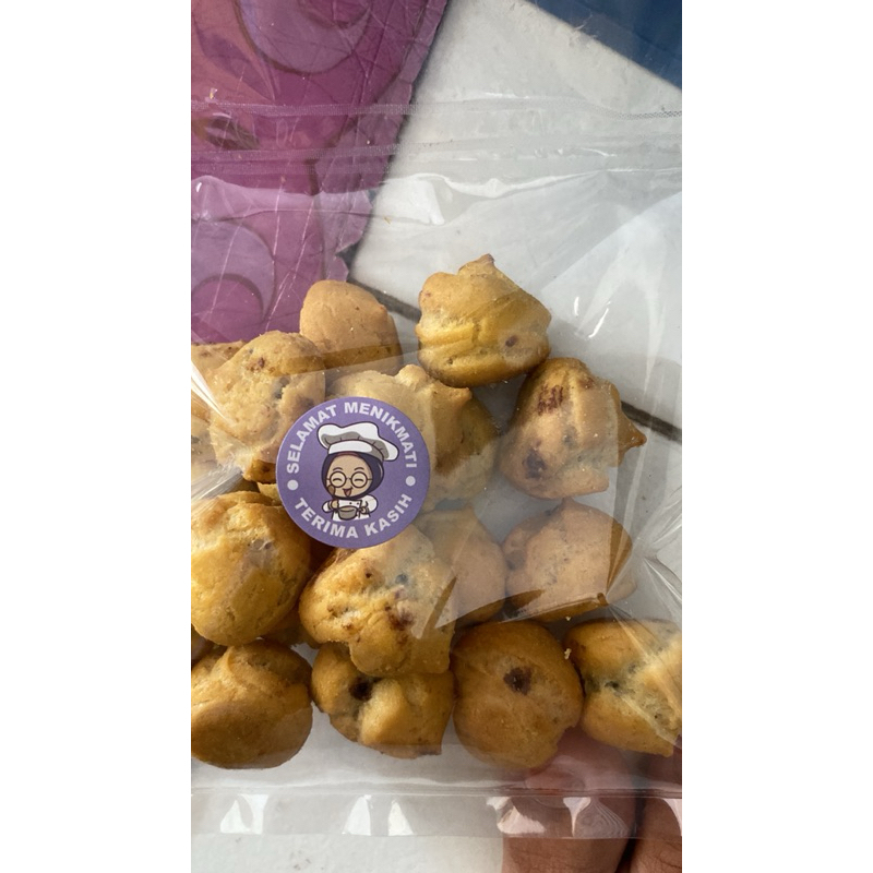 

kue sus isi coklat