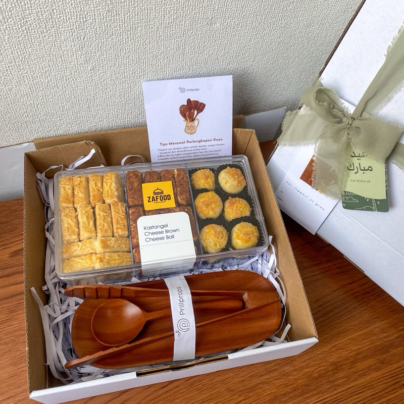 

Prillprops X Zafood Hampers Kue Kering Edition 01