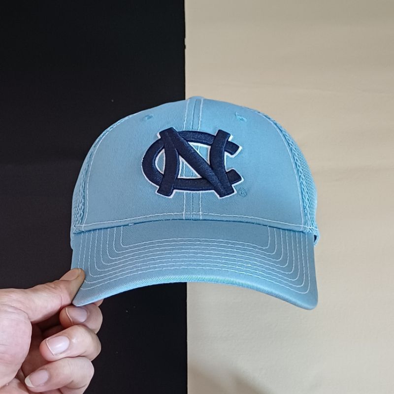 topi trucker new era North Carolina second
