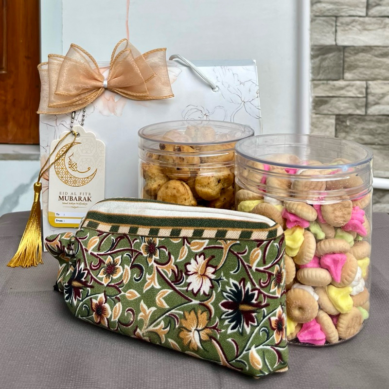 

Raya Hampers Cahaya Syawal 1 - by Bloomy Bliss