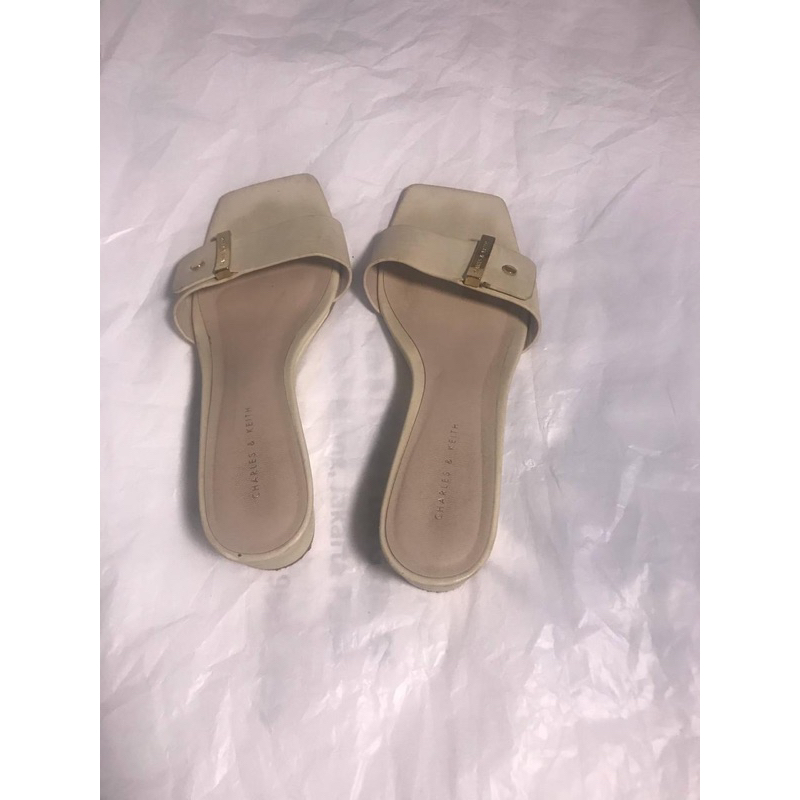 Preloved Sandal Charles&keith dan Stradivarius