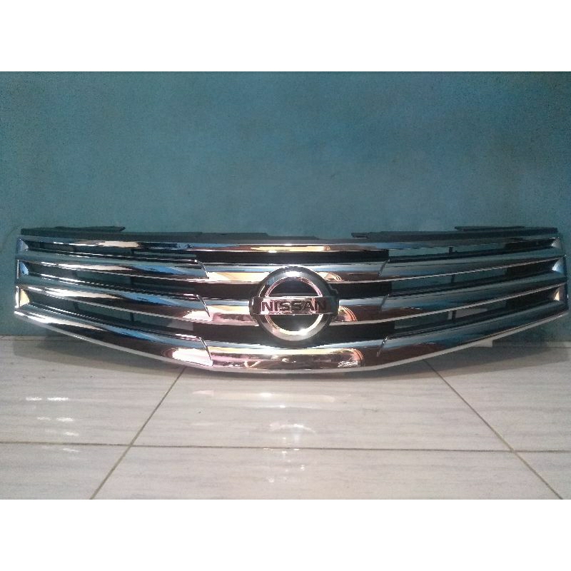 Grill Nissan grand Livina HWS 2010 2012