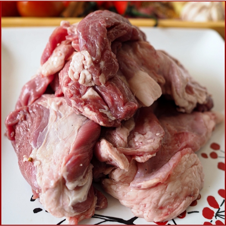 

Thesz Mendo - Daging Kambing Muda Segar Non Fillet 500 gram