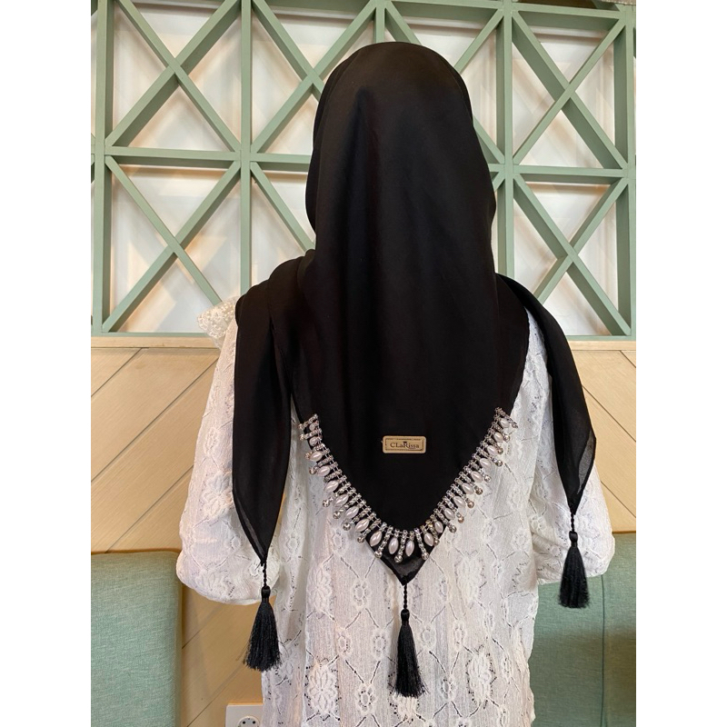 clarissa hijab terbaru jilbab segiempat tassel voal premium permata mutiara berlabel clarissa