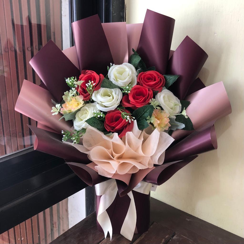 Viflowerss | Buket bunga artificial | Casual medium | buket wisuda bandung | buket bunga palsu | bou