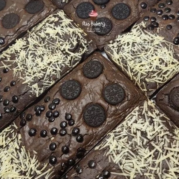 

Brownies Fudgy uk 20 x 10cm (5 varian topping)